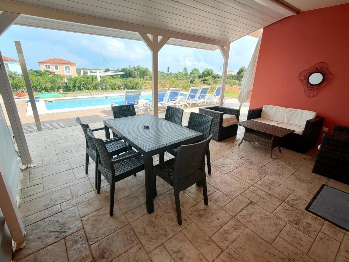 Iridia Resort Villas Foiniki Bagian luar foto